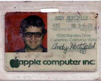 Как выглядели бейджи сотрудников Apple в 1984 году