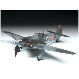 Модель для склеивания ZVEZDA "Советский истребитель Як-9Д", масштаб 1:48